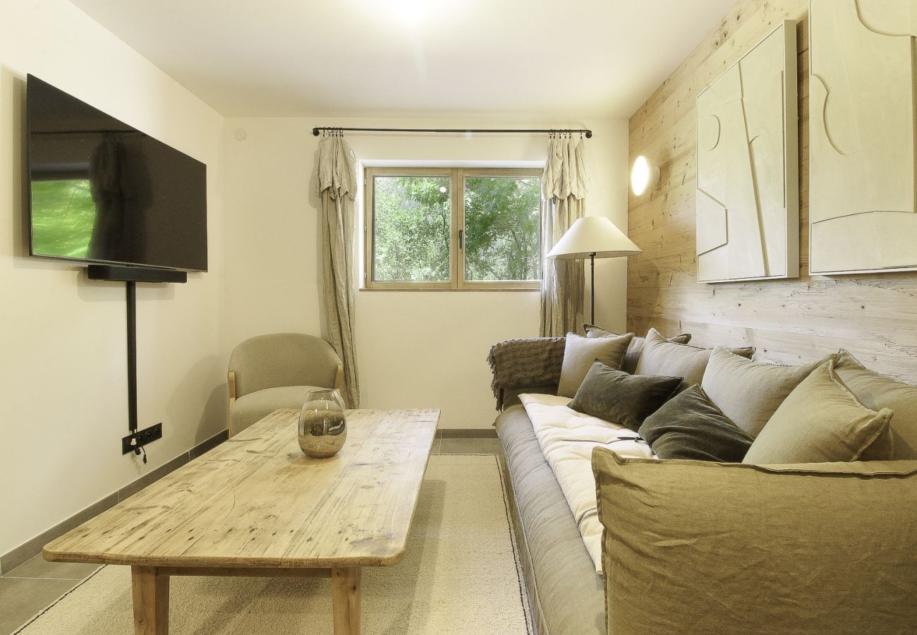 Chalet in Les Houches - Chalet Bechar Le Magnifique- Garden - Sauna & Jacu