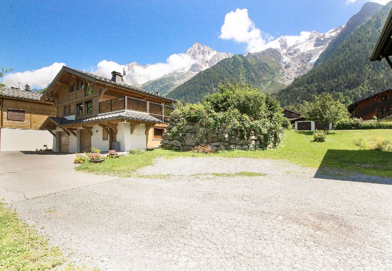 Chalet in Les Houches - Chalet Bechar + Appt - Sauna & Jacuzzi