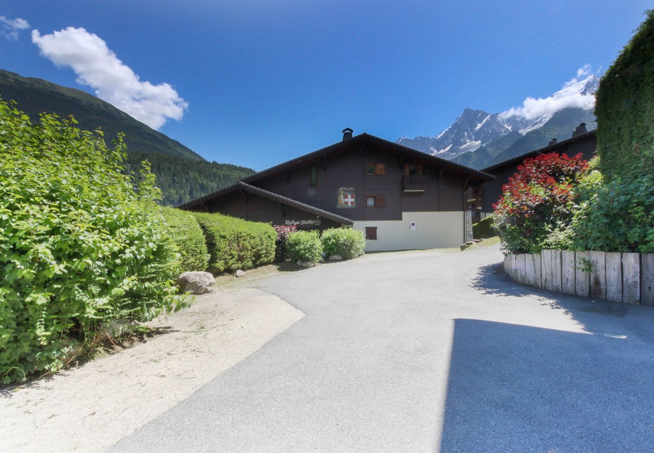 Apartment in Les Houches - Prarion - Ski aux pieds et piscine