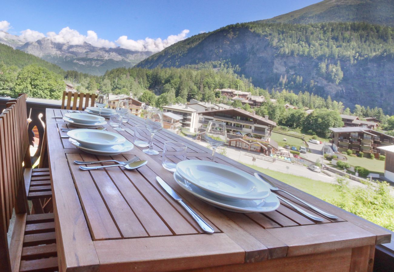 Apartment in Les Houches - Prarion - Ski aux pieds et piscine