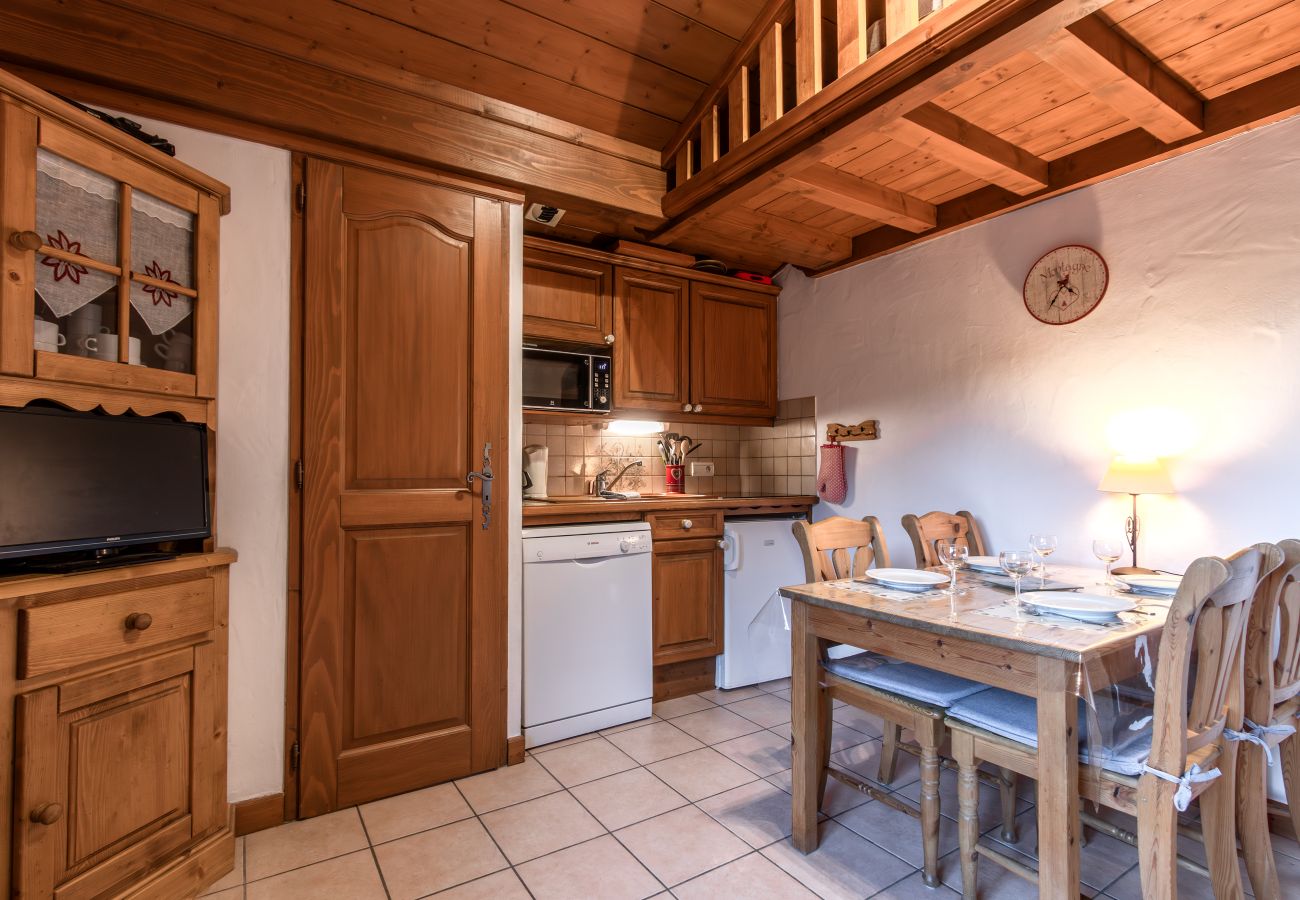 Apartment in Les Houches - Gouter 2 - Piscine - Ski aux pieds