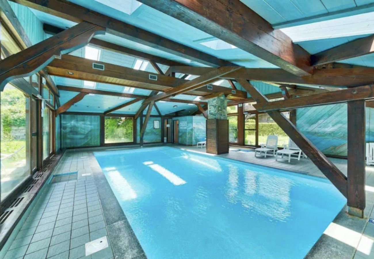 Apartment in Les Houches - Gouter 2 - Piscine - Ski aux pieds