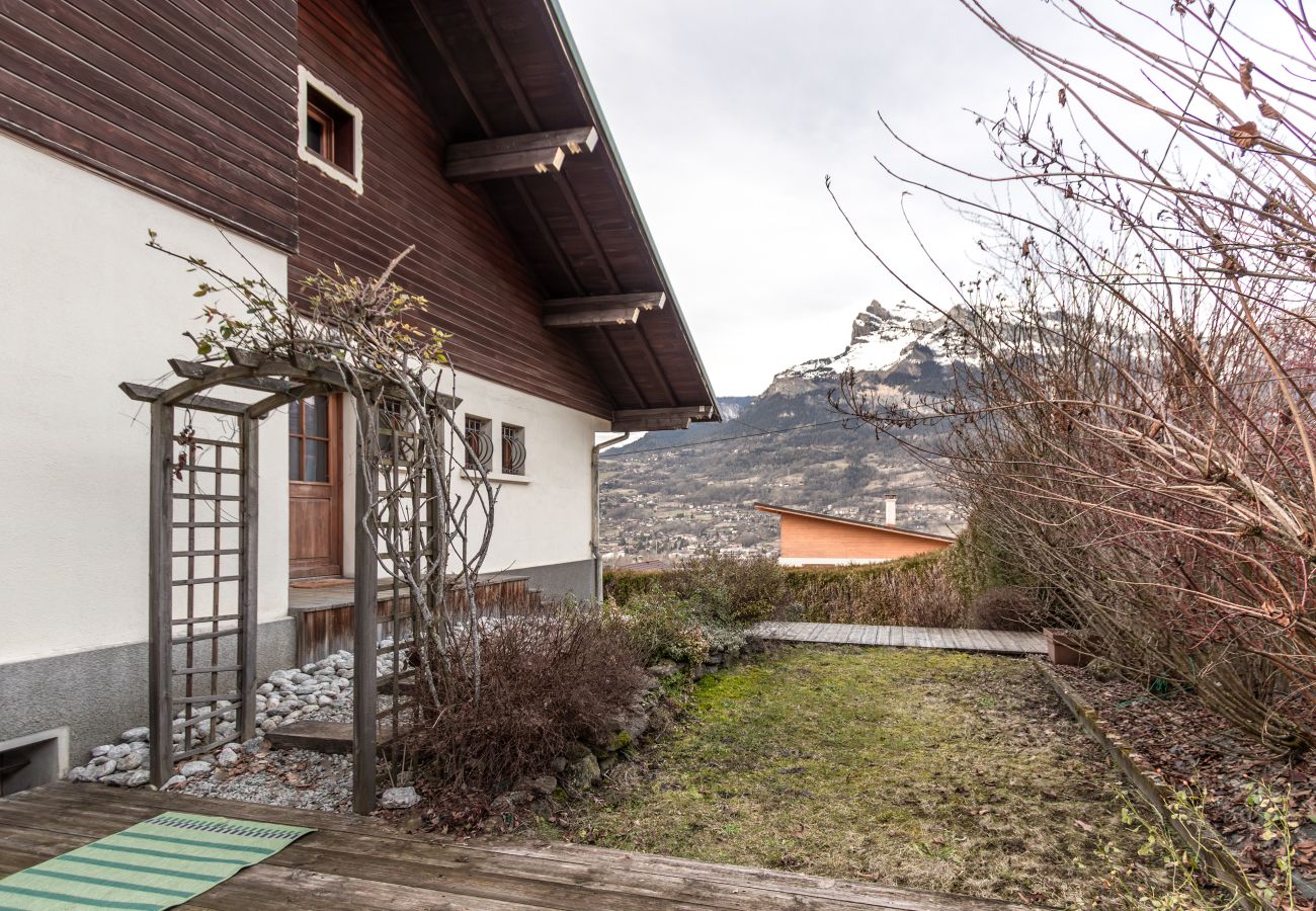 Chalet in Saint-Gervais-les-Bains - Chalet ZigueZague - Calme - Proche Thermes