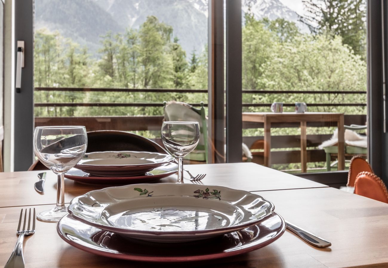 Apartment in Chamonix-Mont-Blanc - Lac des Gaillands - Rénové - Balcon avec vues