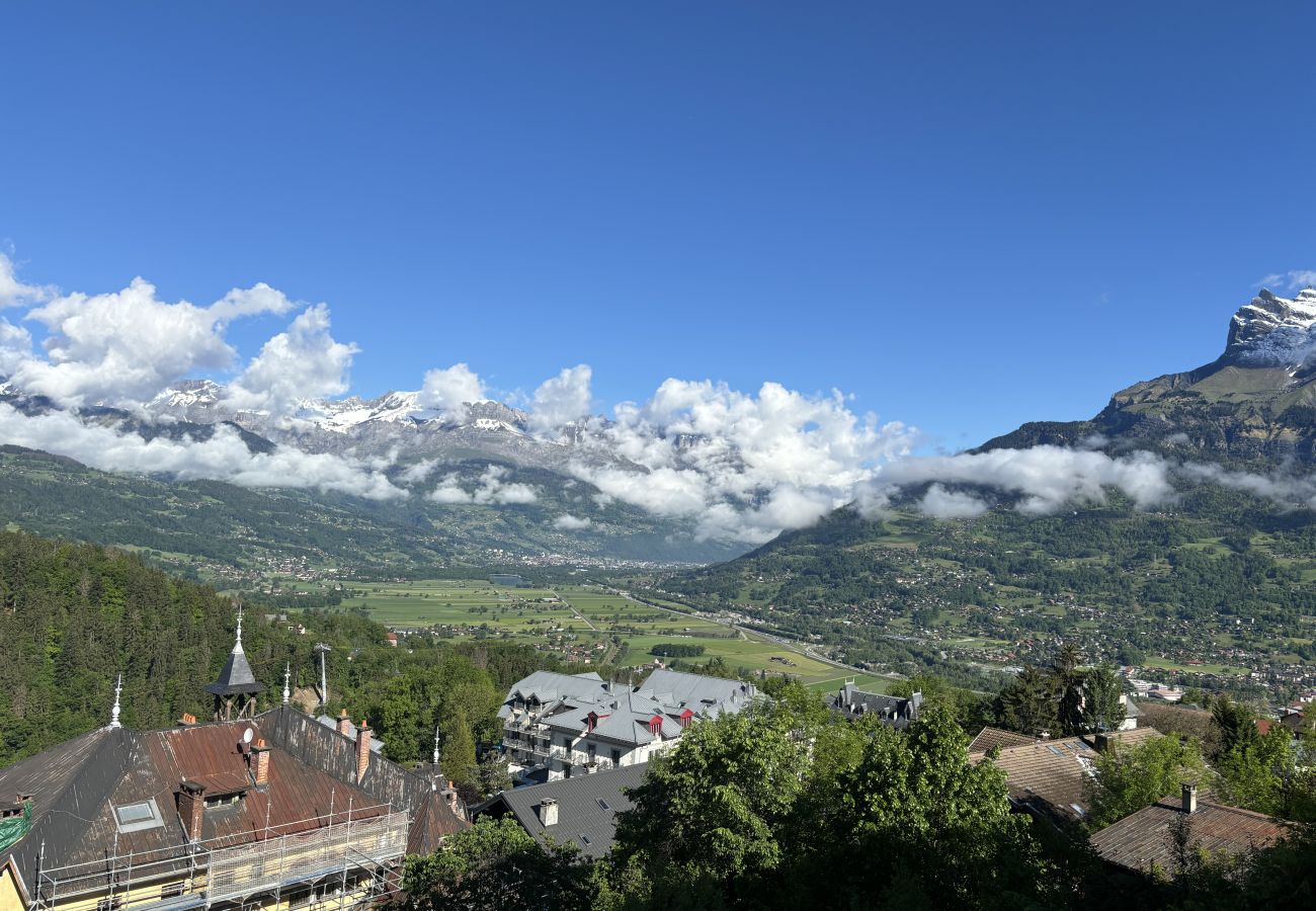 Apartment in Saint-Gervais-les-Bains - Le 203 -  télécabines - proche centre village