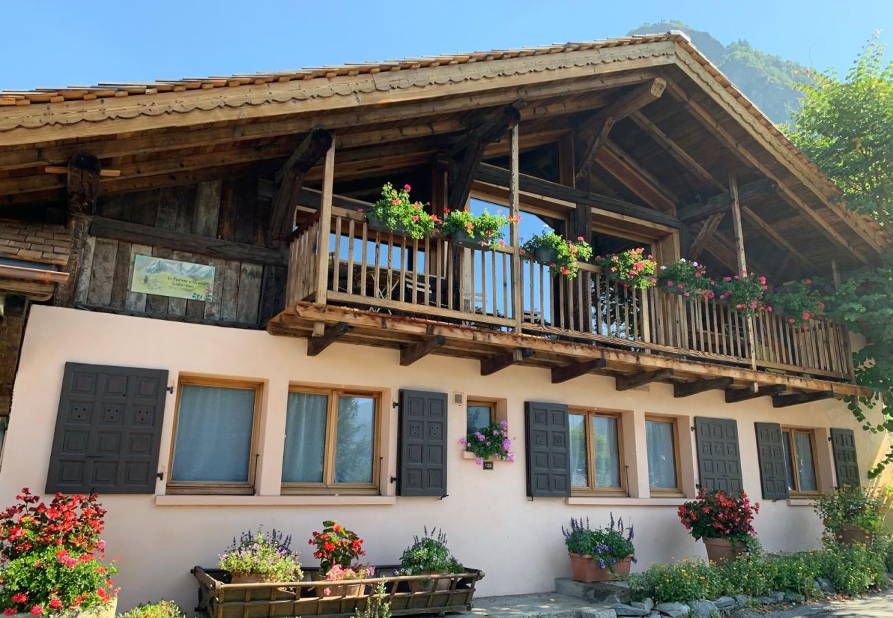 Chalet in Servoz - Chalet du Mont