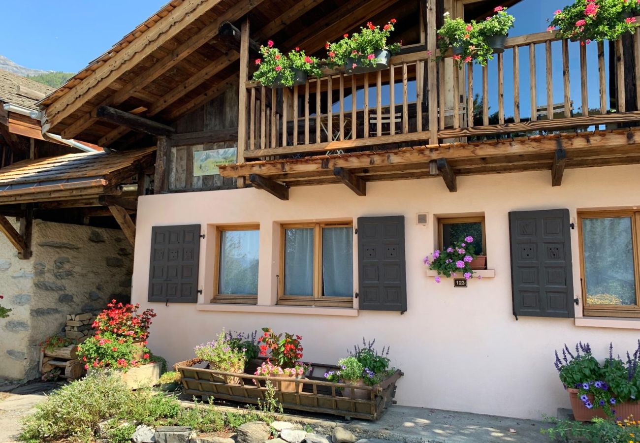 Chalet in Servoz - Chalet du Mont