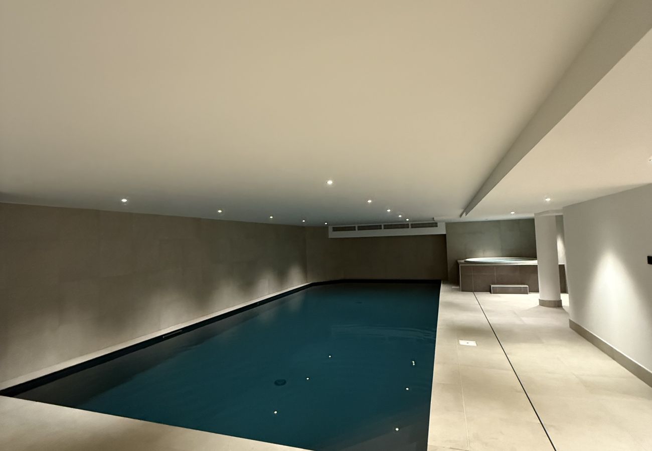 Apartment in Les Houches - The Bear – Sauna, Piscine - Face au Kandahar
