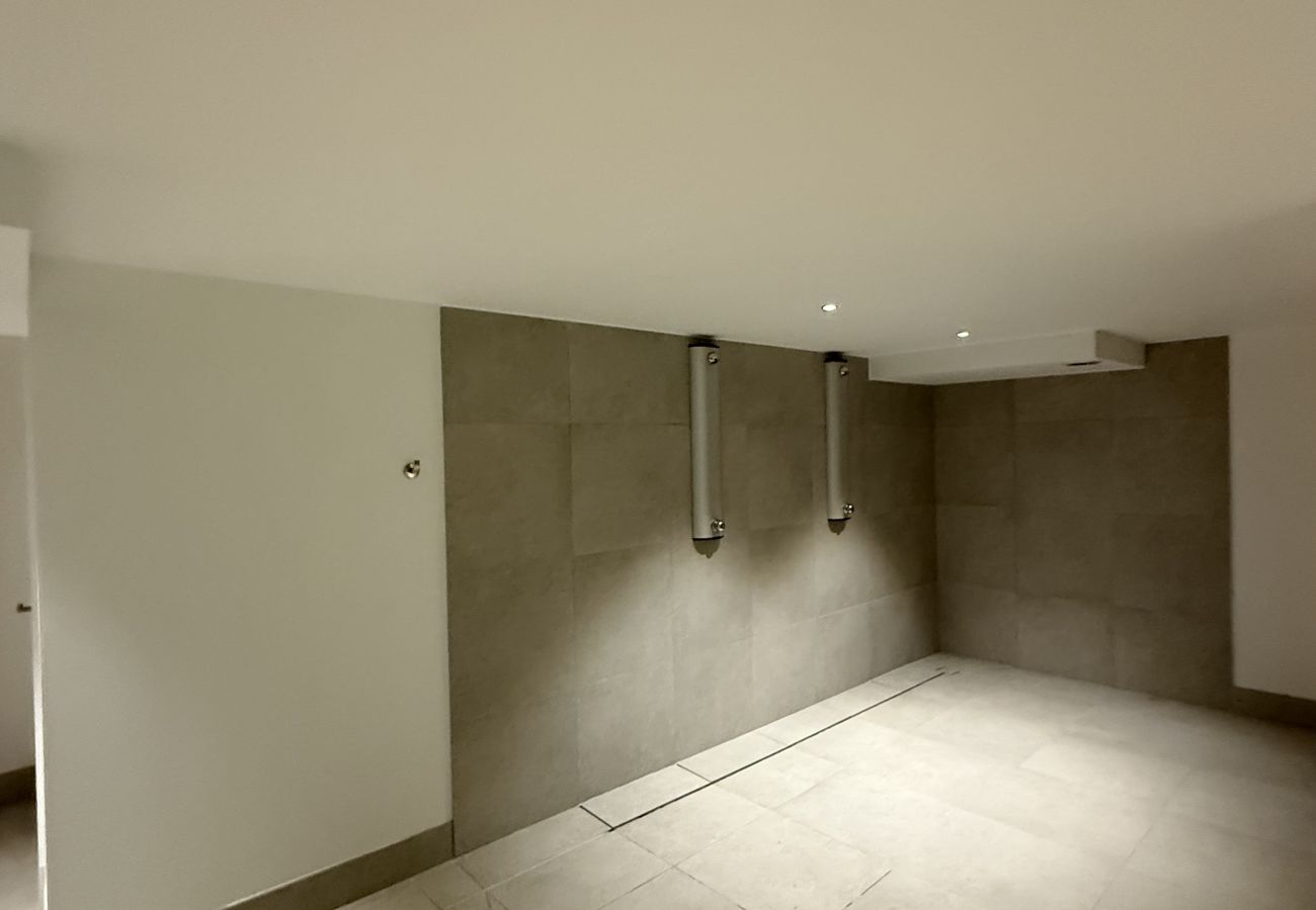 Apartment in Les Houches - The Bear – Sauna, Piscine - Face au Kandahar