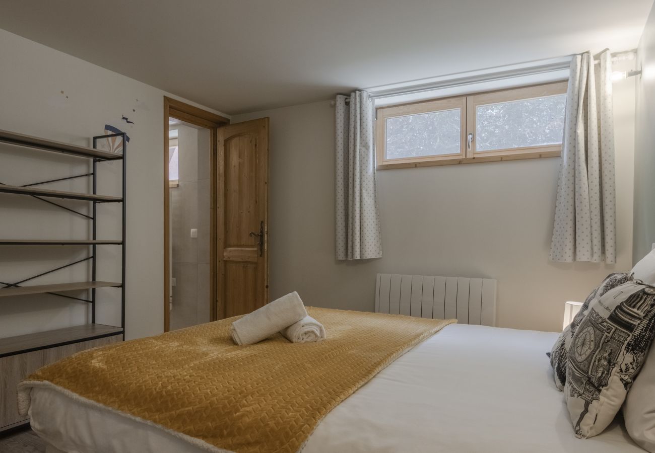 Apartment in Chamonix-Mont-Blanc - Pierre Belle - 80m² - Grande Terrasse et Jardin