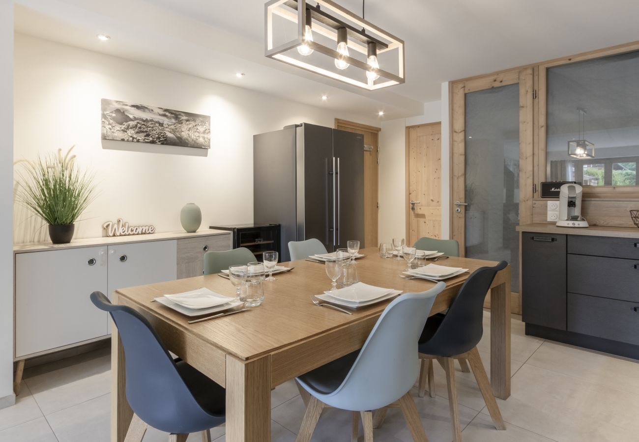 Apartment in Chamonix-Mont-Blanc - Pierre Belle - 80m² - Grande Terrasse et Jardin