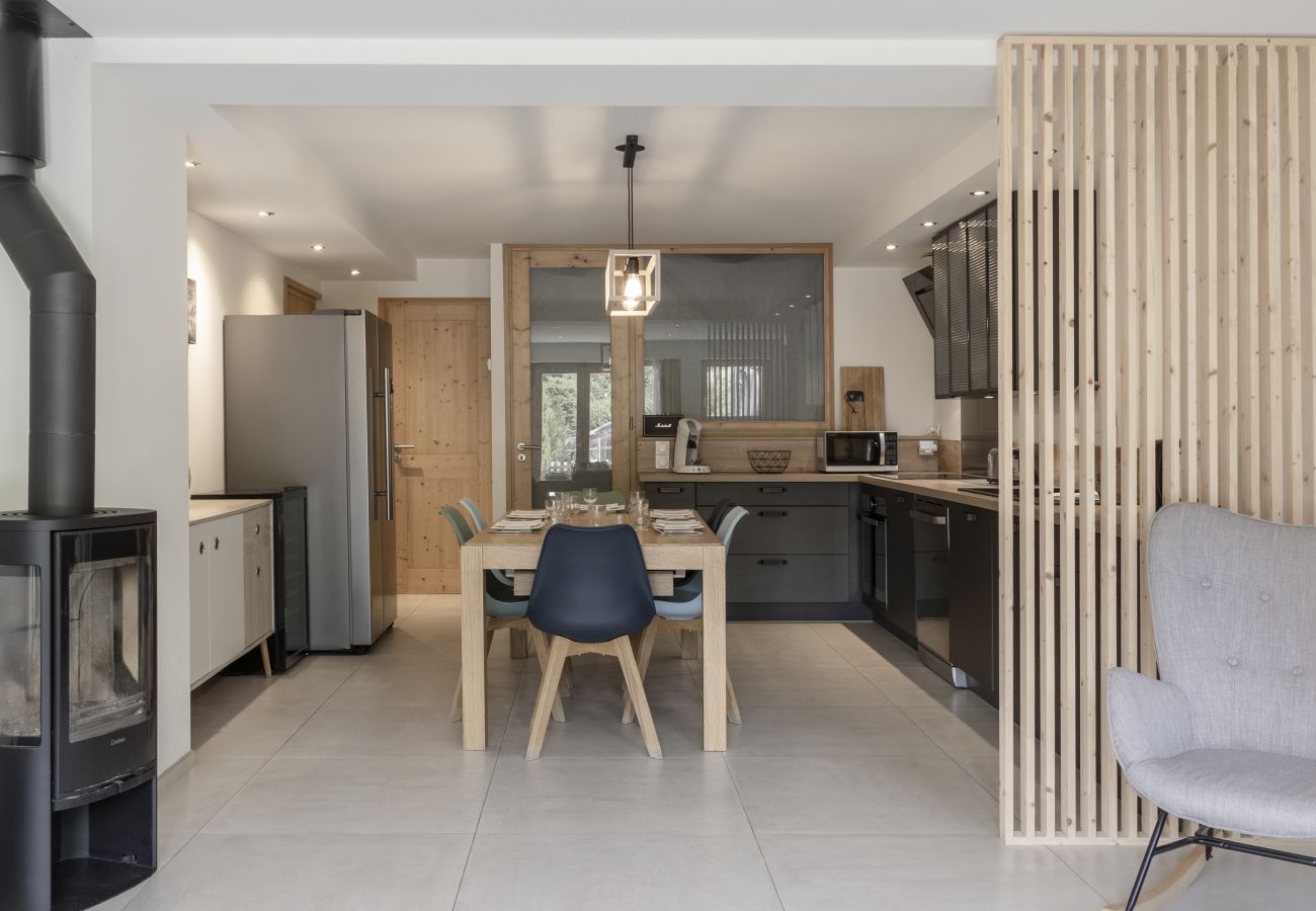 Apartment in Chamonix-Mont-Blanc - Pierre Belle - 80m² - Grande Terrasse et Jardin