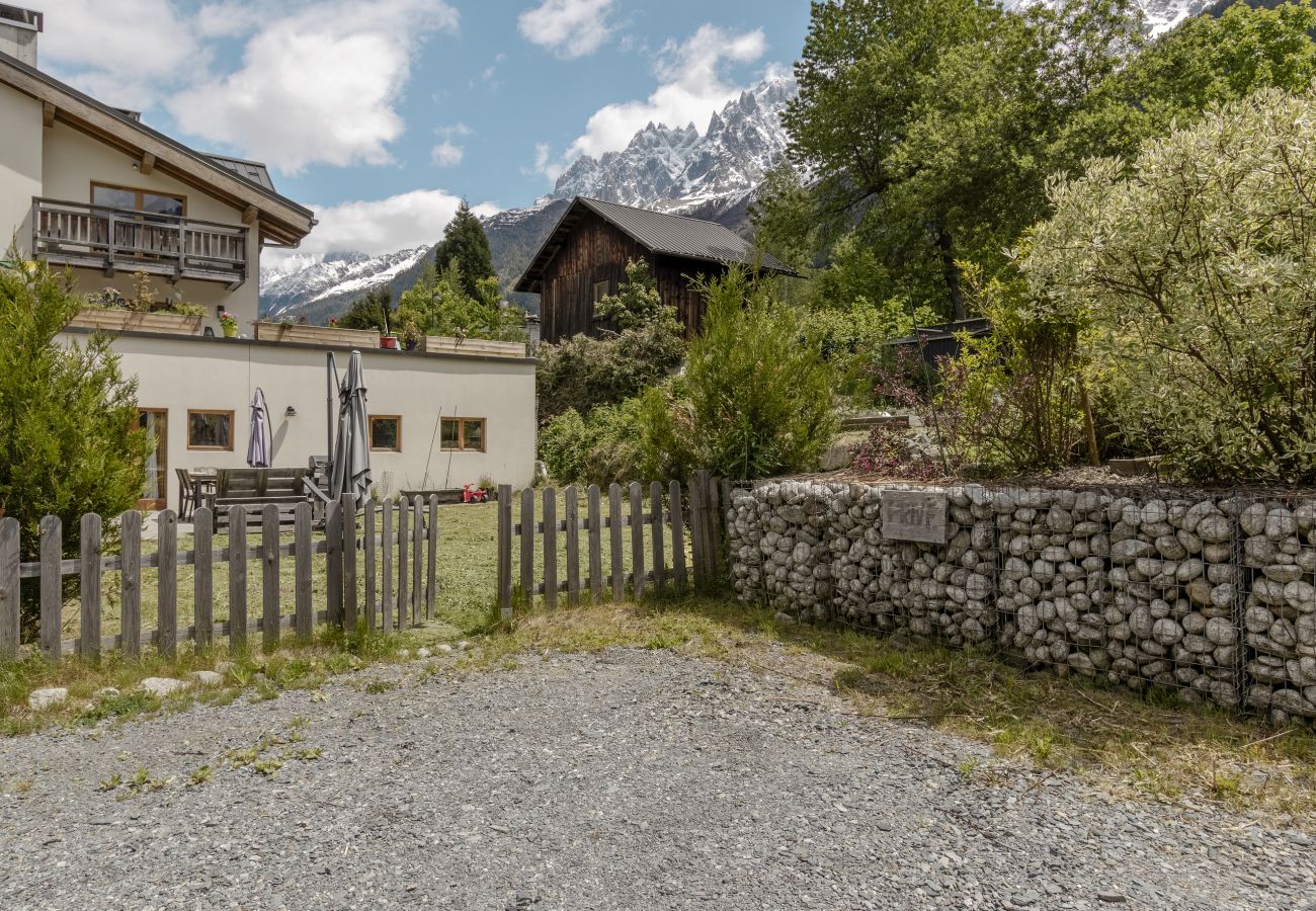 Apartment in Chamonix-Mont-Blanc - Pierre Belle - 80m² - Grande Terrasse et Jardin