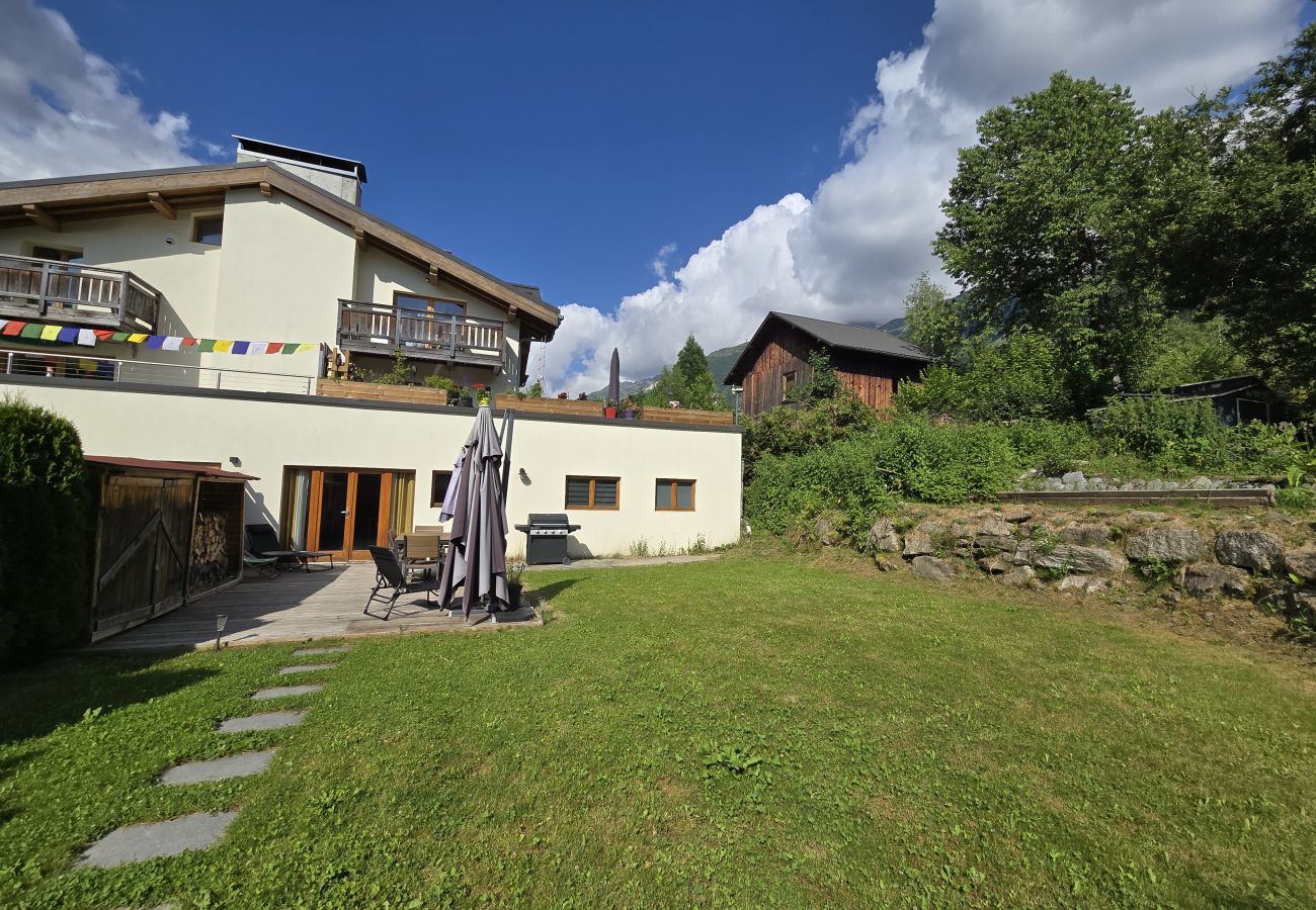 Apartment in Chamonix-Mont-Blanc - Pierre Belle - 80m² - Grande Terrasse et Jardin