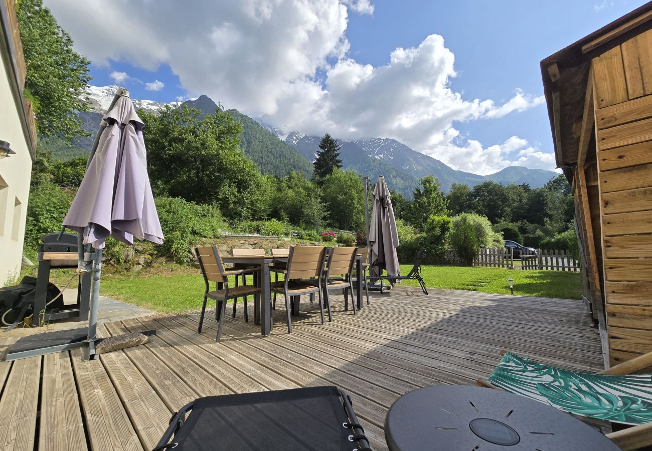 Apartment in Chamonix-Mont-Blanc - Pierre Belle - 80m² - Grande Terrasse et Jardin