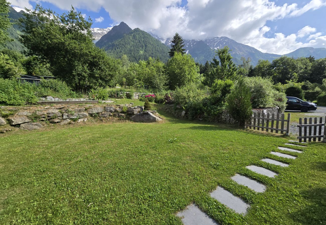 Apartment in Chamonix-Mont-Blanc - Pierre Belle - 80m² - Grande Terrasse et Jardin