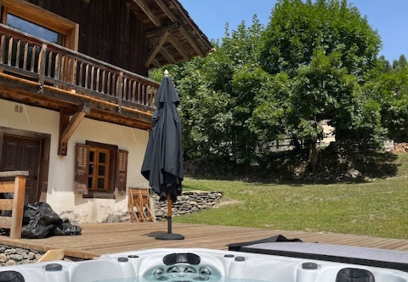 Chalet in Saint-Gervais-les-Bains - Ferme des Tétras – Chalet de prestige en montagne