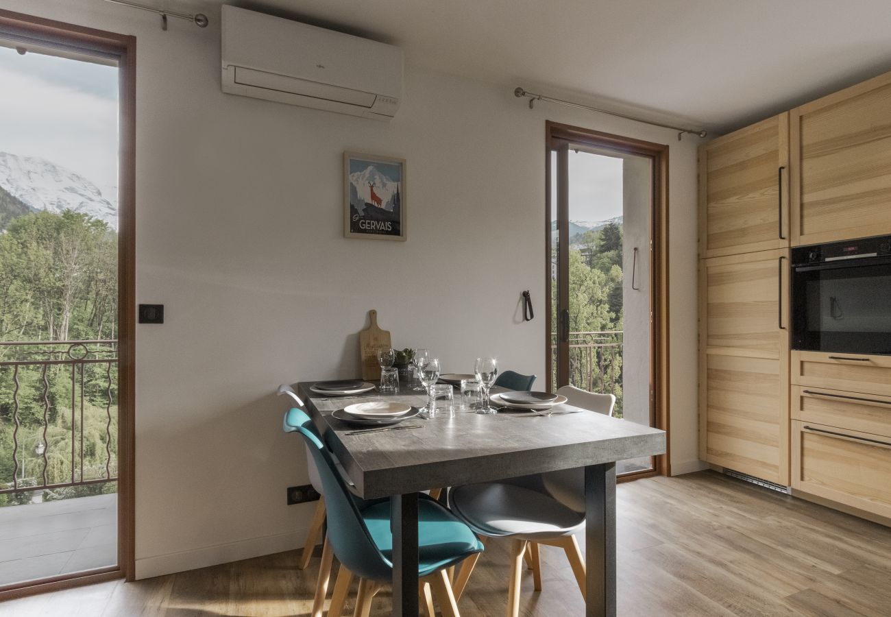 Apartment in Saint-Gervais-les-Bains - Tout Schuss - Centre St Gervais - Vue dégagée