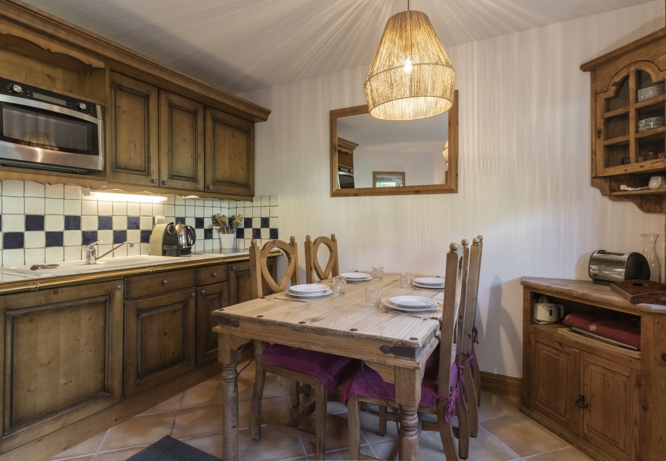 Apartment in Les Houches - Grande Jorasses 2 - Ski - Terrasse - Vue Montagne