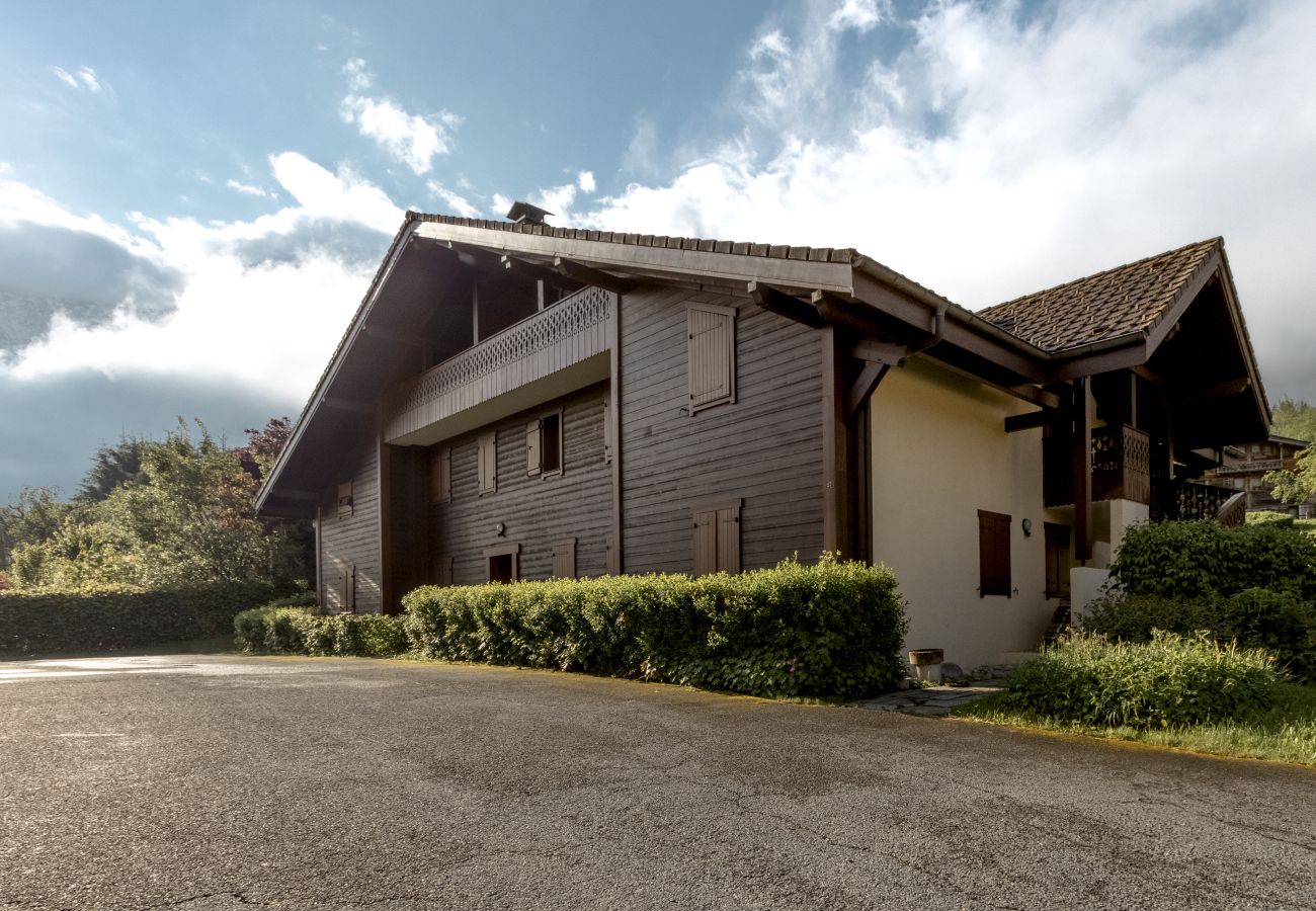 Apartment in Les Houches - Grande Jorasses 2 - Ski - Terrasse - Vue Montagne