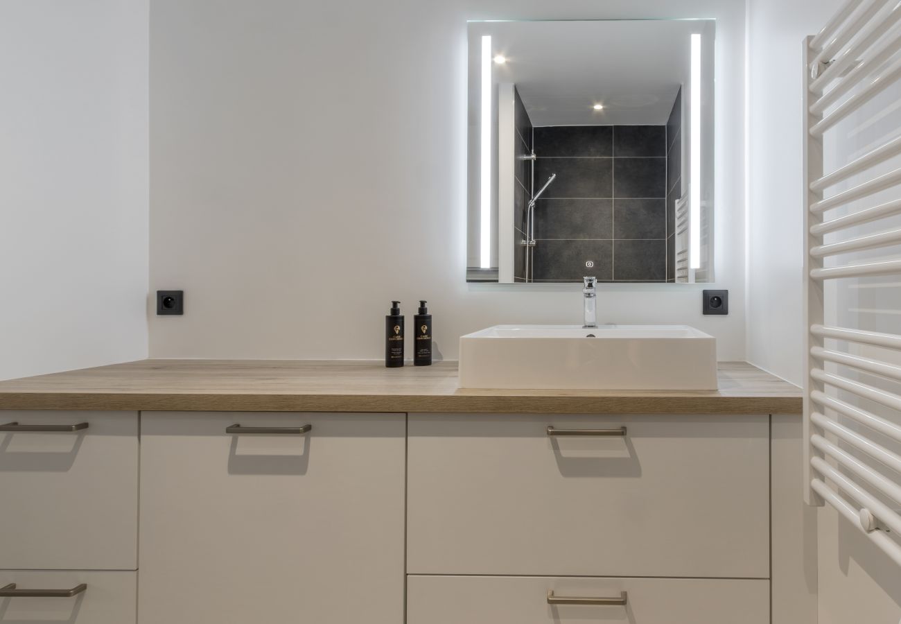 Apartment in Les Houches - Studio Kayla - Espace bien-être, Piscine