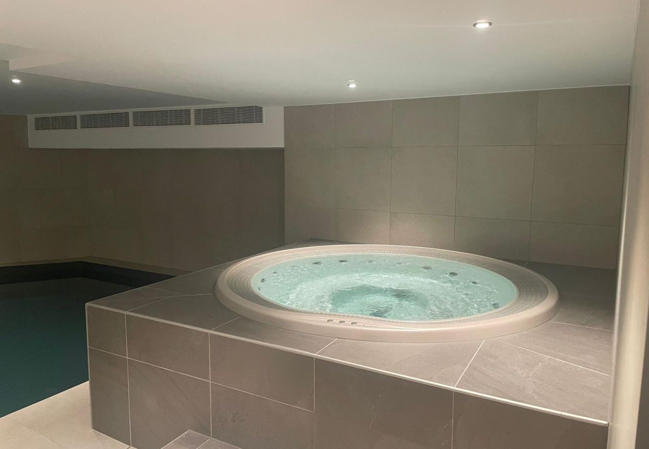 Apartment in Les Houches - Studio Kayla - Espace bien-être, Piscine