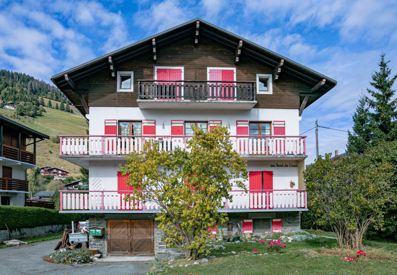 Apartment in Megève - Au Bord de l’eau – Ski & été en famille