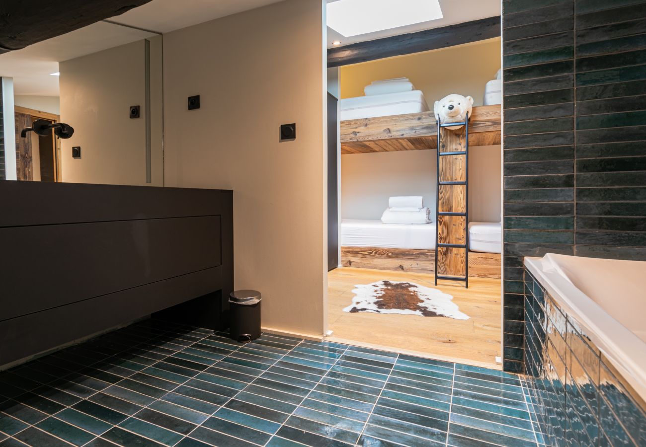 Apartment in Demi-Quartier - Le Black Wood - Chalet famille avec sauna, balnéo