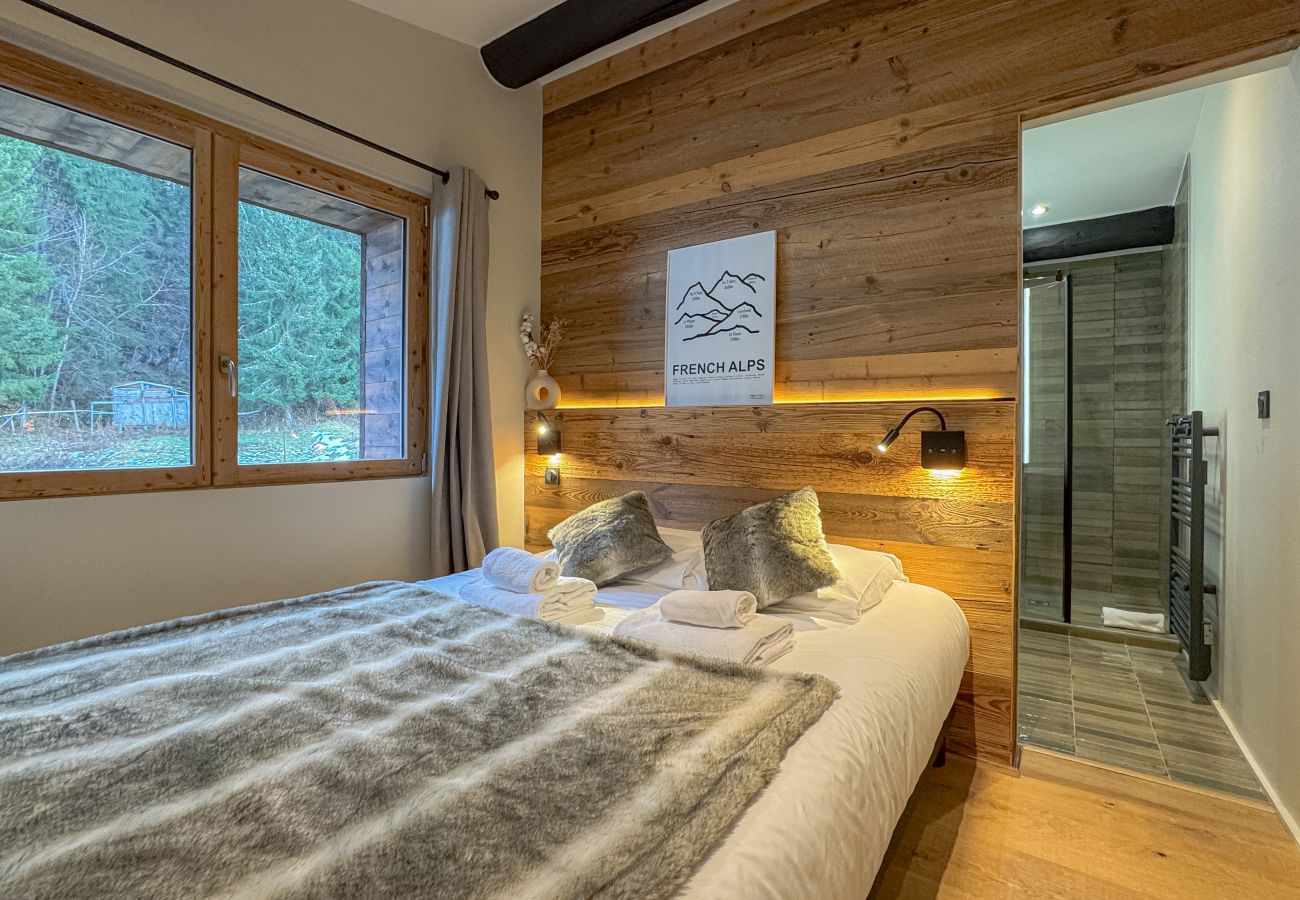 Apartment in Demi-Quartier - Le Black Wood - Chalet famille avec sauna, balnéo