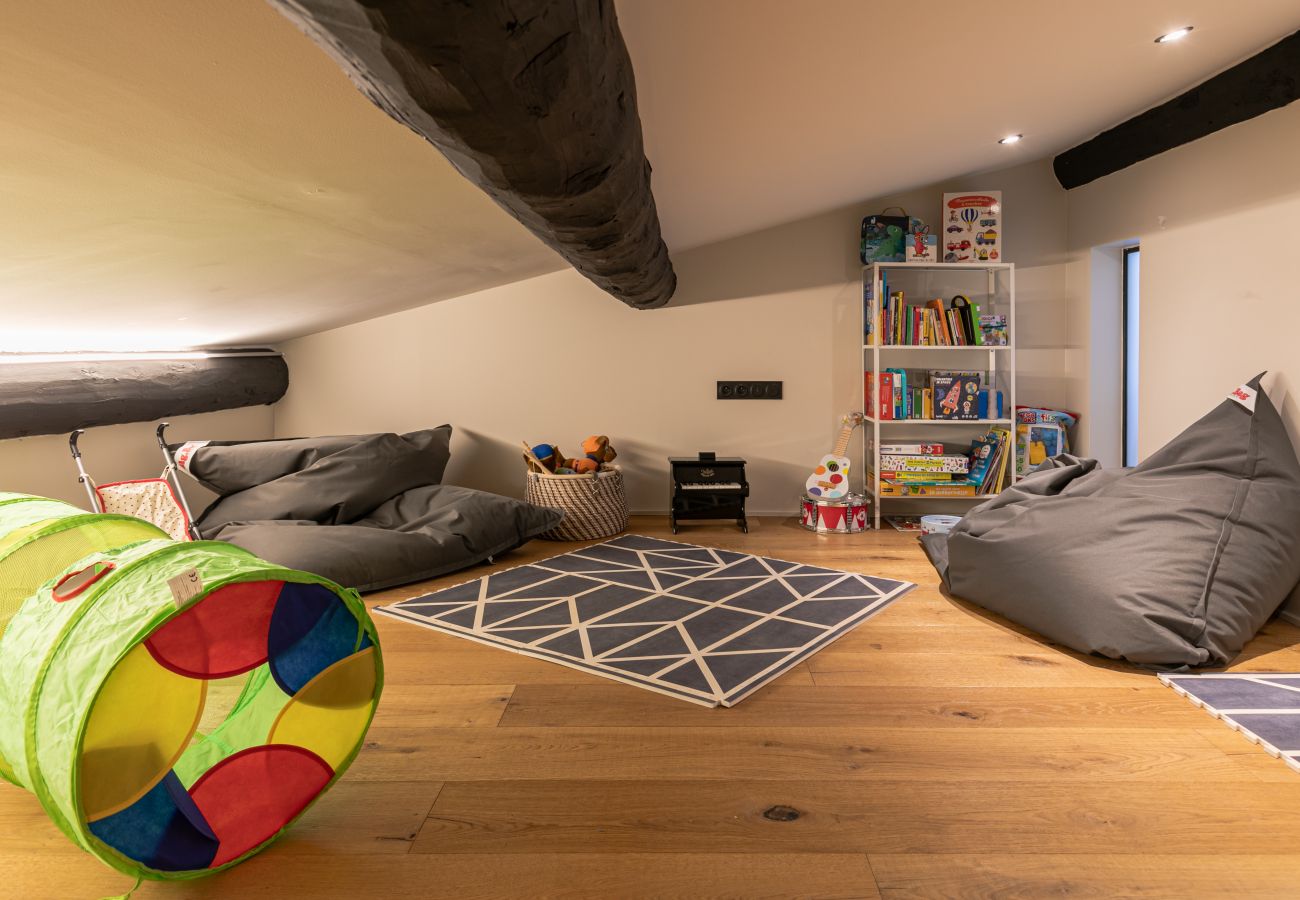 Apartment in Demi-Quartier - Le Black Wood - Chalet famille avec sauna, balnéo