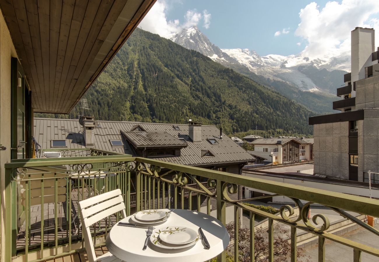 Apartment in Chamonix-Mont-Blanc - Blanc Neige balcon & vue au cœur de Chamonix