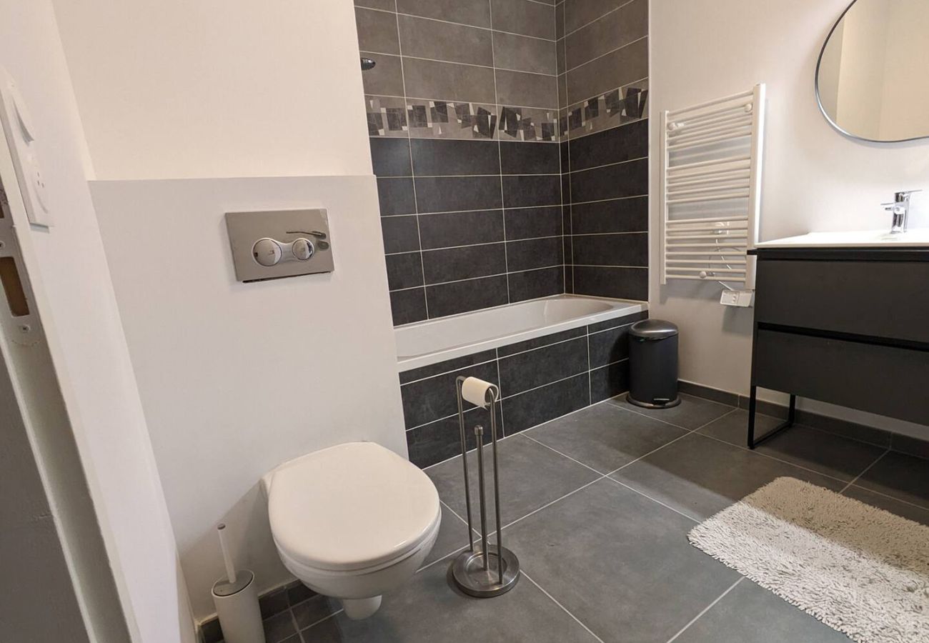 Apartment in Sallanches - Le Doran - Terrasse & Vue Mont Blanc