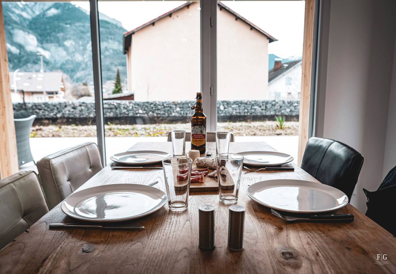 Apartment in Sallanches - Le Doran - Terrasse & Vue Mont Blanc