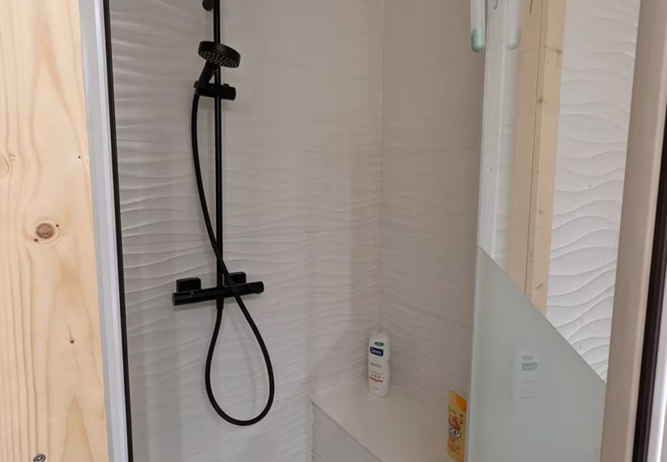 Apartment in Sallanches - Les Chaumes - T3 moderne piscine