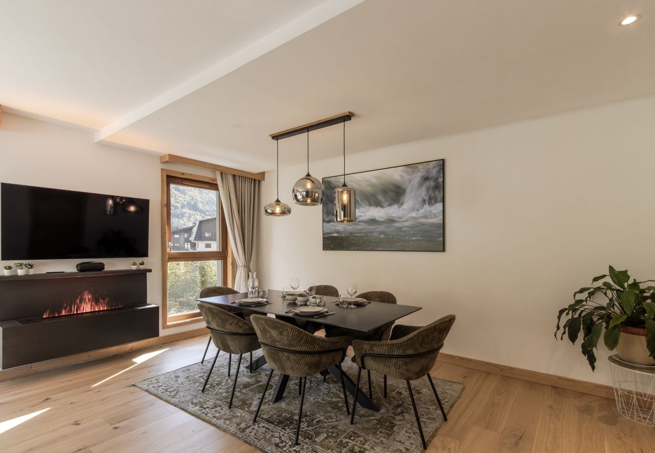 Apartment in Chamonix-Mont-Blanc - Blanc Mont Blanc - Centre-ville Rénové & Parking