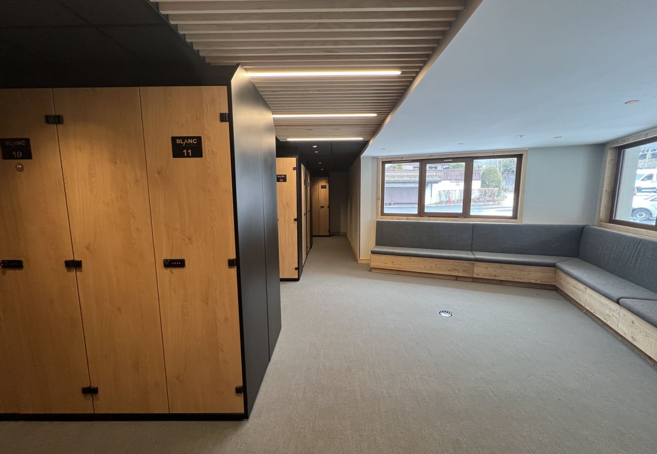 Apartment in Chamonix-Mont-Blanc - Blanc Mont Blanc - Centre-ville Rénové & Parking