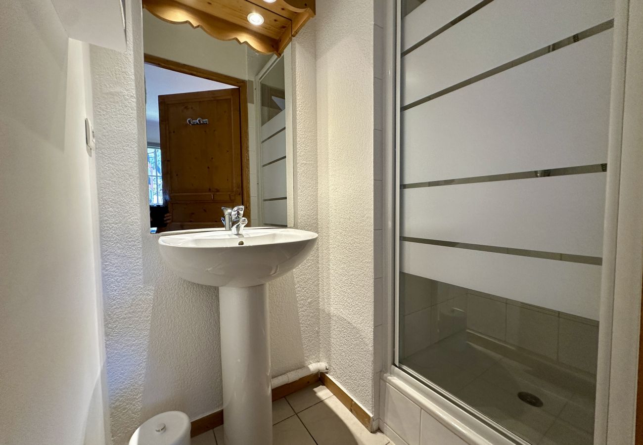 Apartment in Saint-Gervais-les-Bains - Le Bon Endroit - Centre - Près Pistes & Thermes