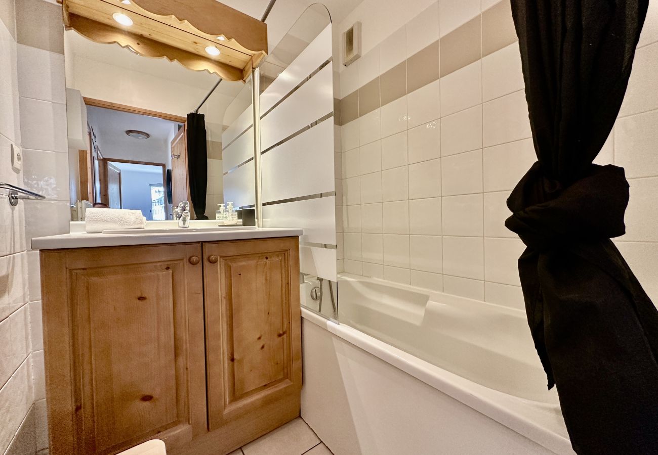 Apartment in Saint-Gervais-les-Bains - Le Bon Endroit - Centre - Près Pistes & Thermes