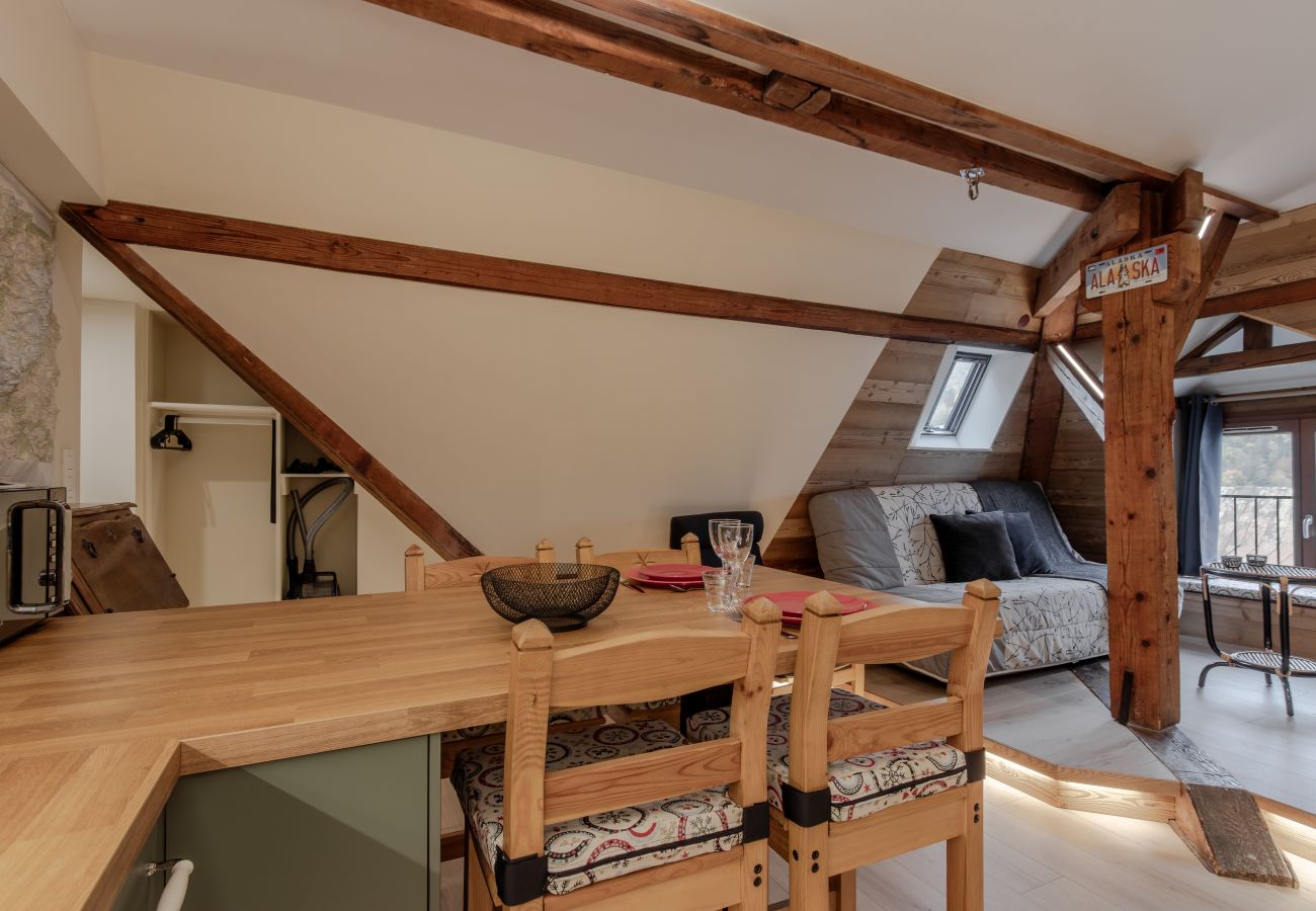 Apartment in Saint-Gervais-les-Bains - La Marquise - Rénové - Vue Aravis & proche thermes