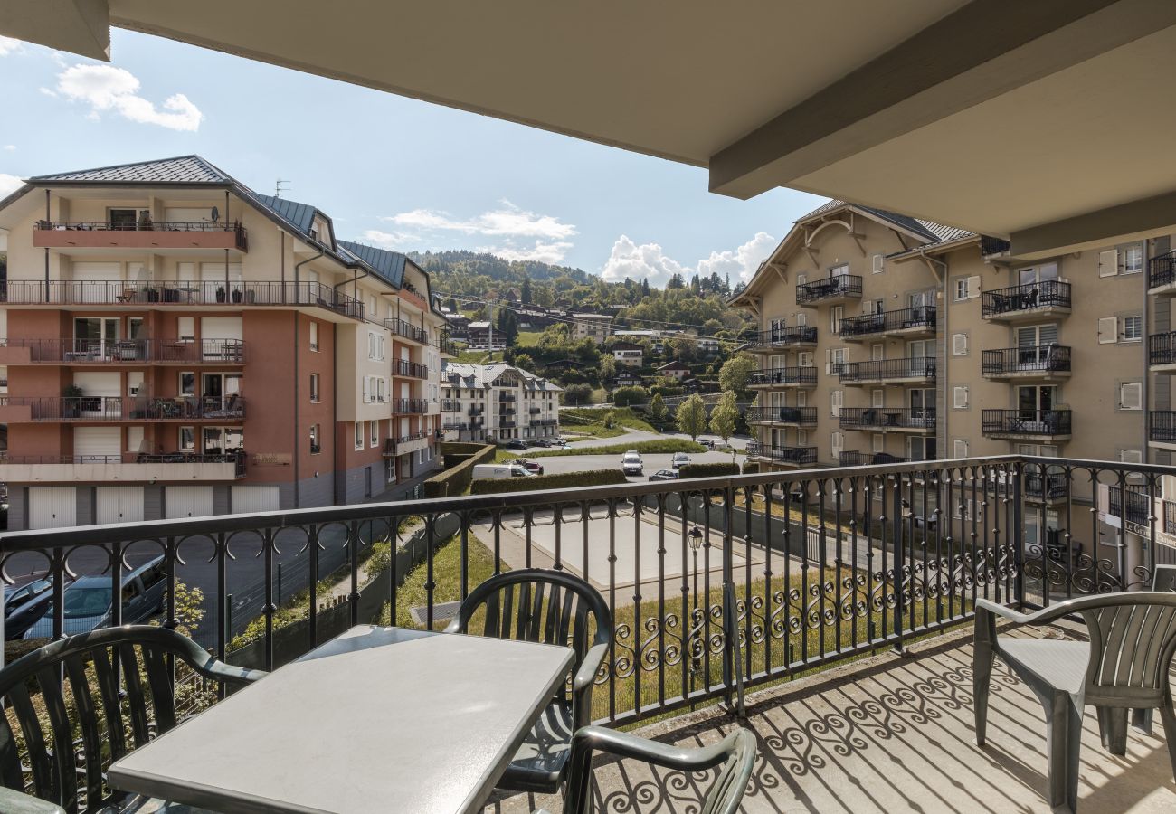 Apartment in Saint-Gervais-les-Bains - Grand Panorama – Piscine l'été - Pied télécabine