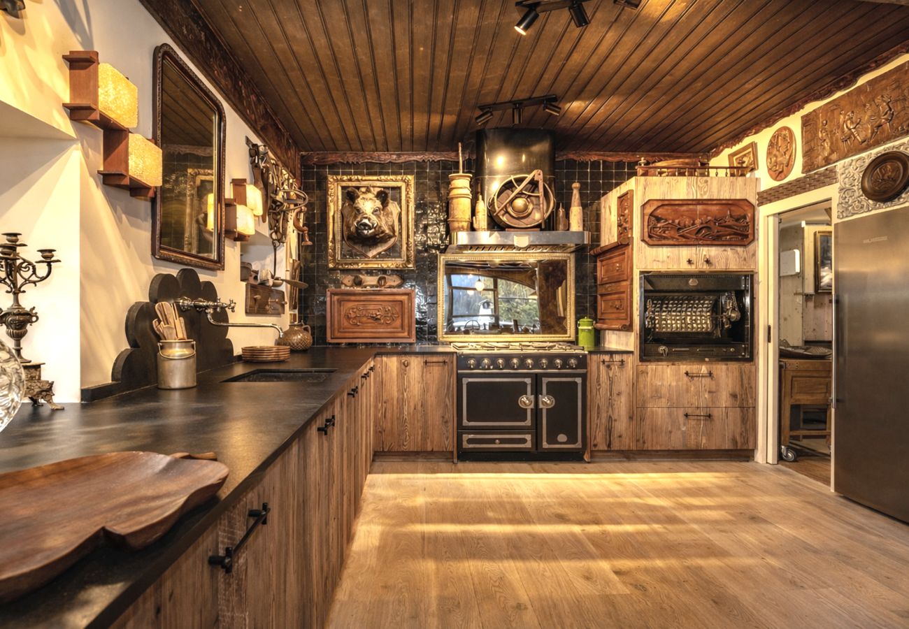 Chalet in Chamonix-Mont-Blanc - Chalet La Renarde - Expérience alpine unique