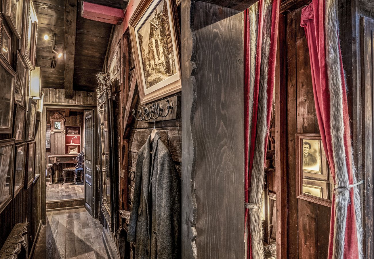 Chalet in Chamonix-Mont-Blanc - Chalet La Renarde - Expérience alpine unique