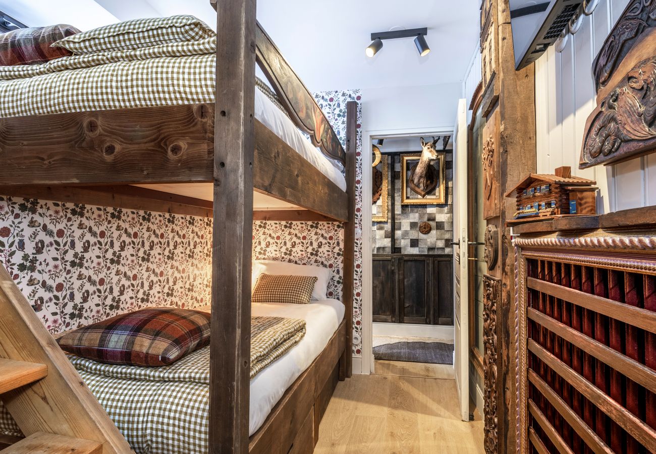 Chalet in Chamonix-Mont-Blanc - Chalet La Renarde - Expérience alpine unique