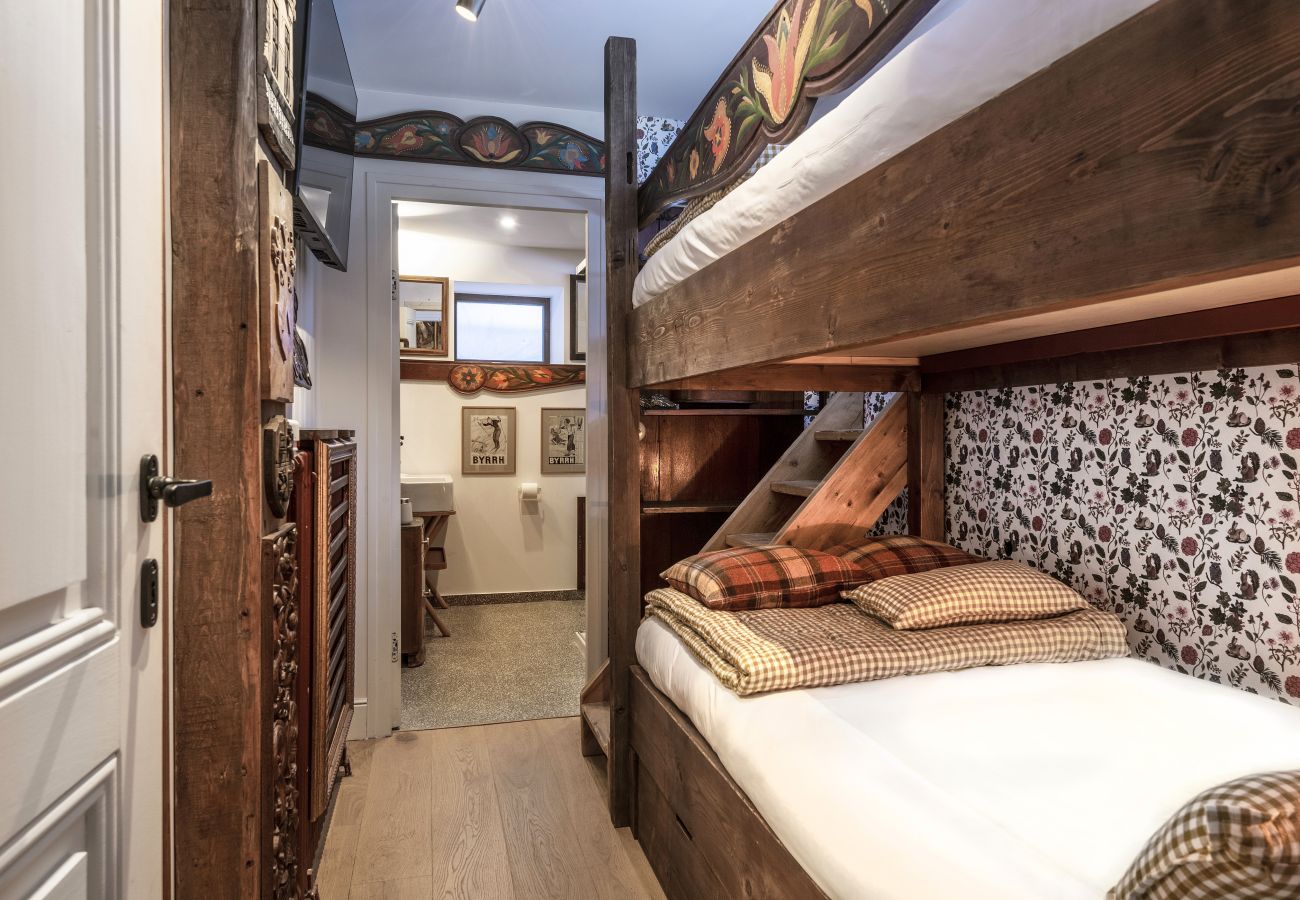 Chalet in Chamonix-Mont-Blanc - Chalet La Renarde - Expérience alpine unique