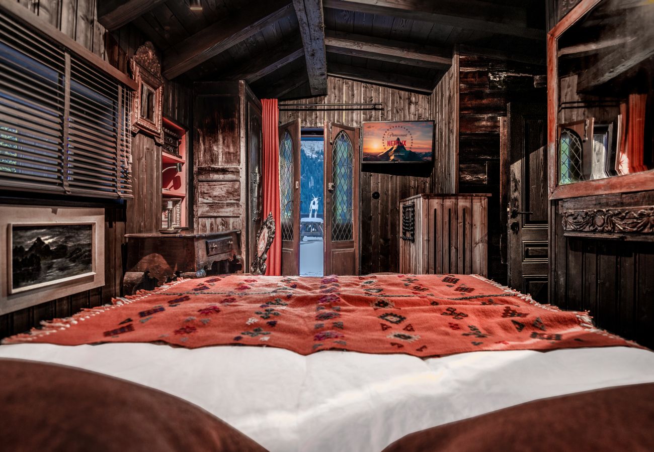 Chalet in Chamonix-Mont-Blanc - Chalet La Renarde - Expérience alpine unique