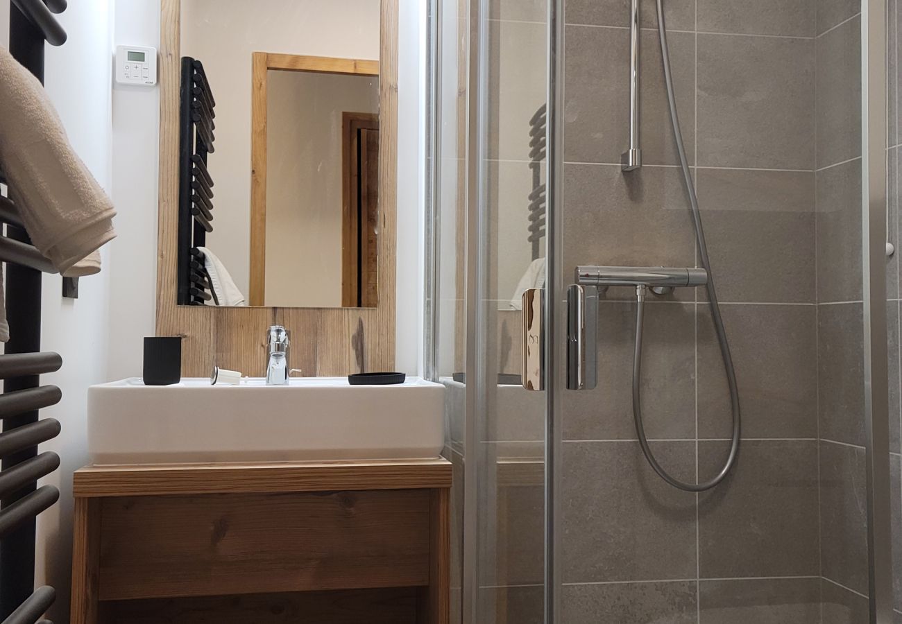 Apartment in Saint-Gervais-les-Bains - Alpine Blanc – Neuf, calme & ski