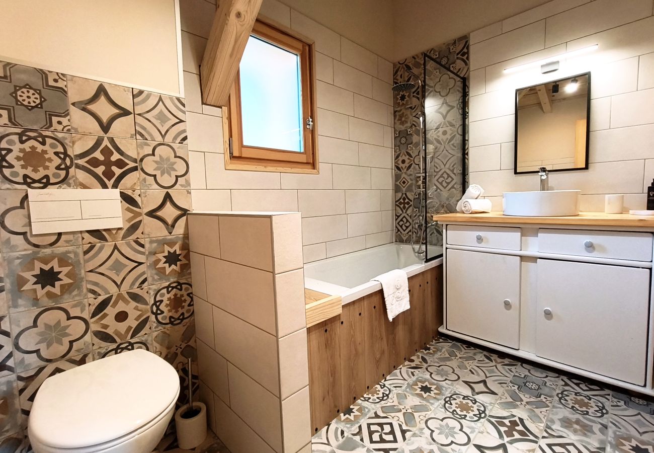 Chalet in Chamonix-Mont-Blanc - Chalet Les Framboisiers - by Care Concierge