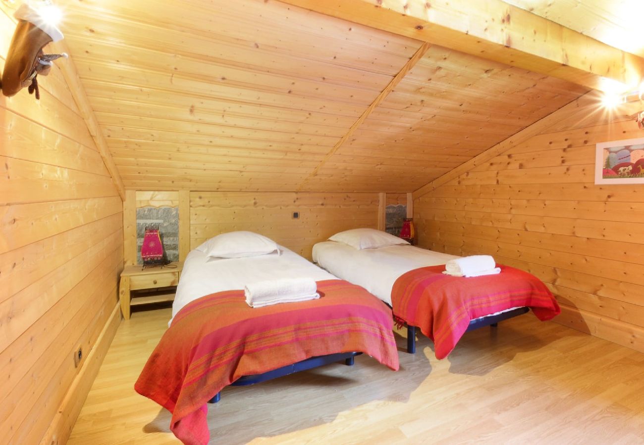 Chalet en Les Houches - Chalet YOLO - Jacuzzi & Sauna - Grand jardin