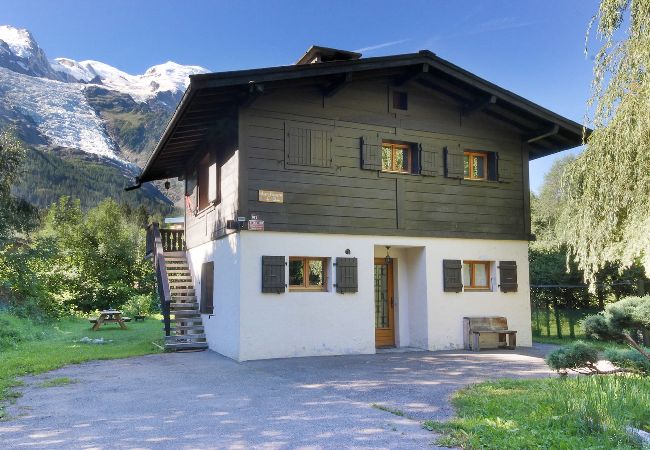 Appartement à Chamonix-Mont-Blanc - Violette de Cham - Jardin privé - Vue Mont Blanc Appartement à Chamonix-Mont-Blanc - Violette de Cham - Jardin privé - Vue Mont Blanc