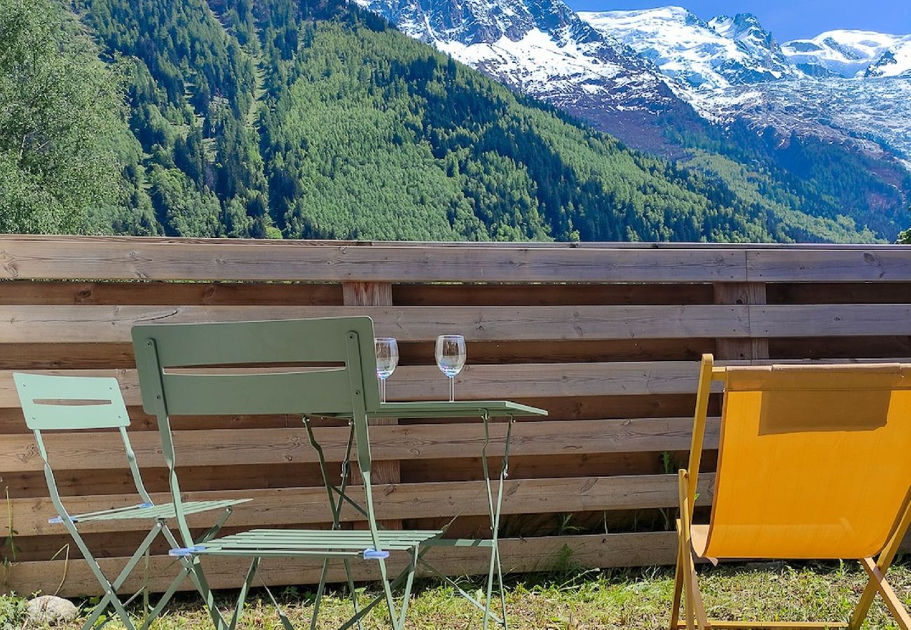 Appartement à Chamonix-Mont-Blanc - Les Cimes du Mont-Blanc - Jardin avec vue